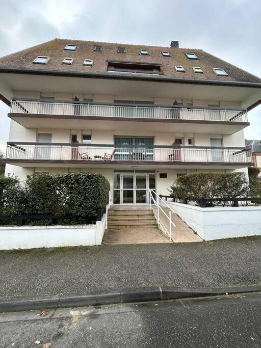 Les Cormorans - Studio Refait A Neuf A 2 Pas De La Mer Apartment Cabourg Exterior photo